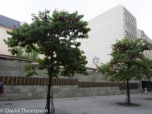 %_tempFileName2014-08-28_04_Holocaust_Memorial_Marais-8281715%