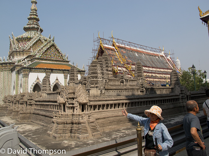 %_tempFileName2014-01-03_02_Bangkok_Grand_Palace-12%