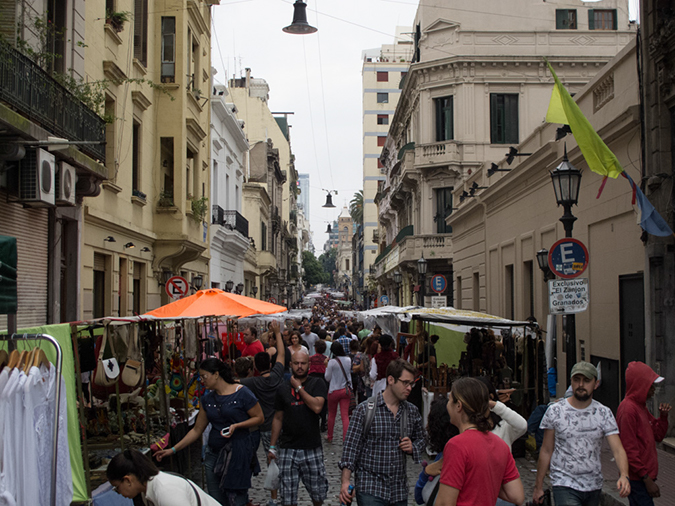 %_tempFileName2014-04-06_02_Buenos_Aires_Sunday_San_Telmo_Market-8%