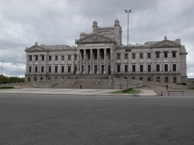 %_tempFileName2014-04-12_01_Montevideo-9%