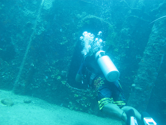 2011-10-06 - American Tanker Guam (1)