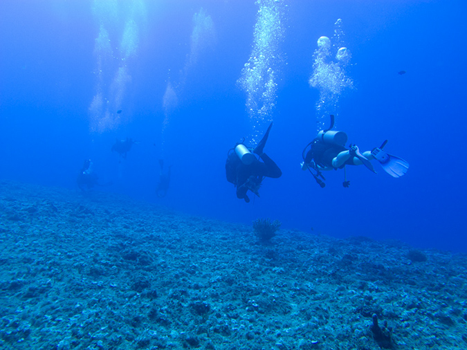 2011-10-07 - The Crevice Guam (1a)