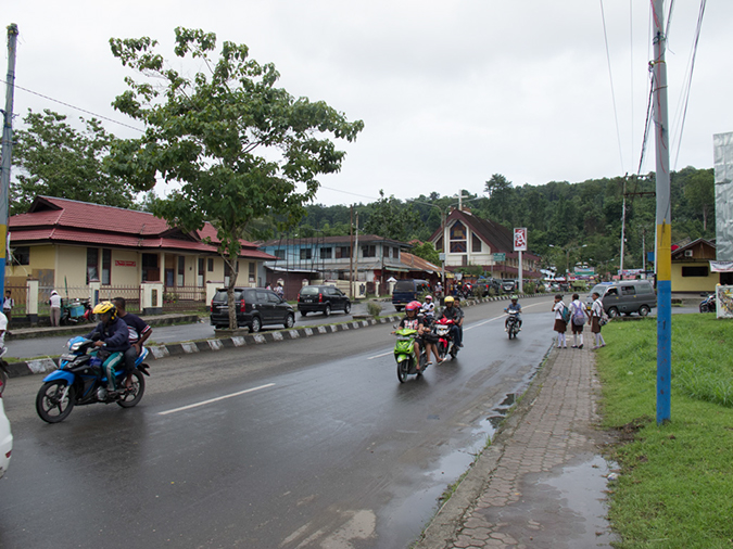 %_tempFileName2013_02-20-Manokwari_Walk_About-1%