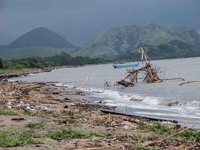 %_tempFileName2013_03_05-6-Labuan-Bajo-Puri-Sari-Beach-Hotel-10%